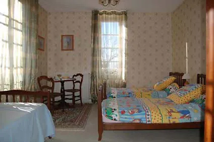 Chateau De 4* ميراك