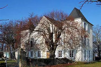 Chateau De 4* ميراك